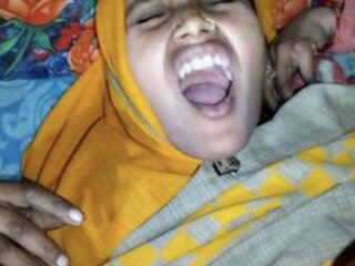 Indian desi kolkata univ girl fucked with bf leopard69puma