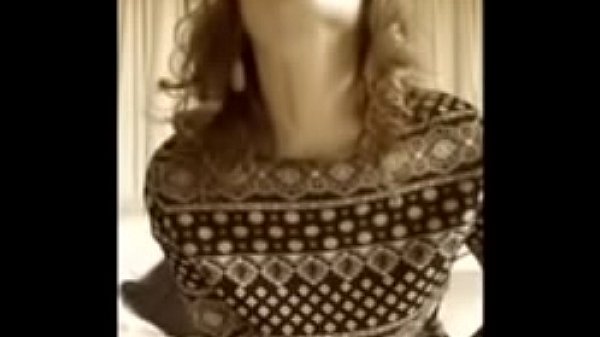 Sehen Sie sich die schöne britische MILF in einer episch gescheiterten Raucher-Muschi an: angefordert