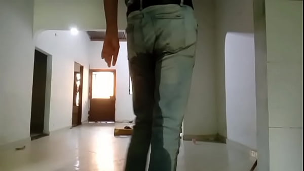 Pantalones orinados con pa&ntilde_al de tela antes de ba&ntilde_arme acompa&ntilde_ado de dos &oacute_rgasmos deliciosos