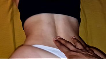 Heiße, tolle Teenie neckt - Latina