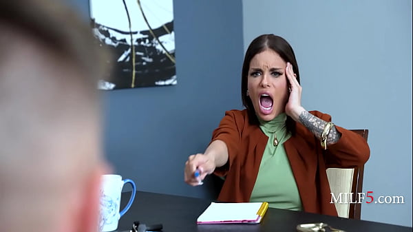 Gia sư MILF làm học sinh mất tập trung với những giấc mơ tình dục | MILF5