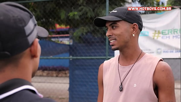 Médico chupando o pau do paciente