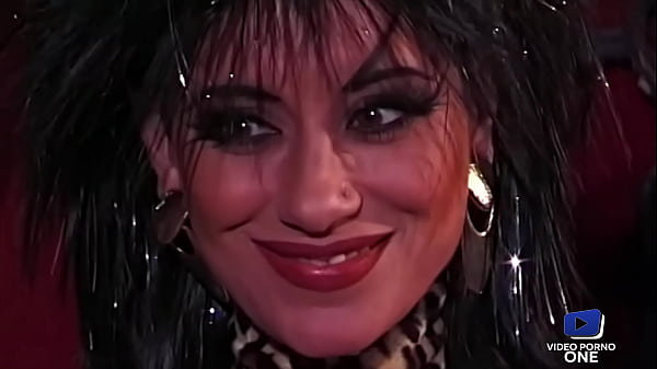 艾洛迪·切丽 (Elodie Cherie) 在高卢时期用避孕套性交