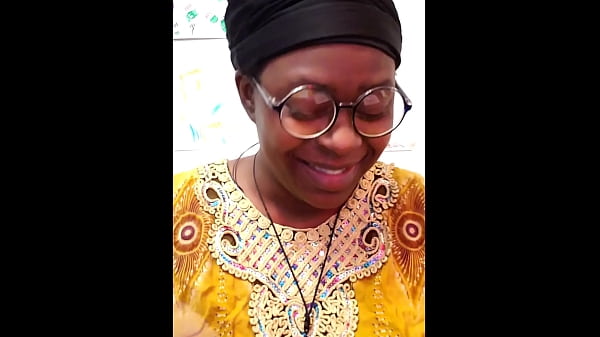 Preguntas y respuestas con SLUTTYMELANIN #20 Si pudieras desfollar a 3 personas, ¿a quién y por qué?