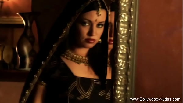 Morena Gata É Super Exótica